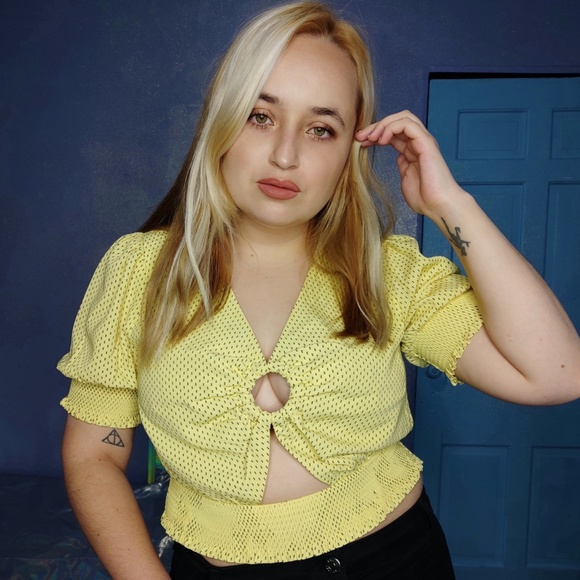 UO Moon River O Ring Cut Out Crop Top NWT size M - Picture 6 of 6